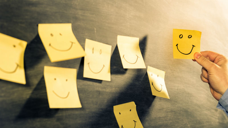 Smliey face post its
